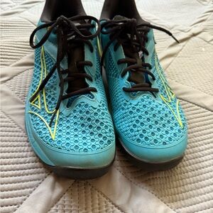Mizuno Teal and Black Court (Tennis) Shoes